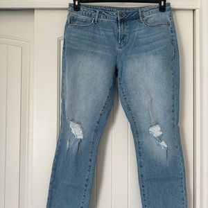 NWT women’s Articles of Society distressed jeans
